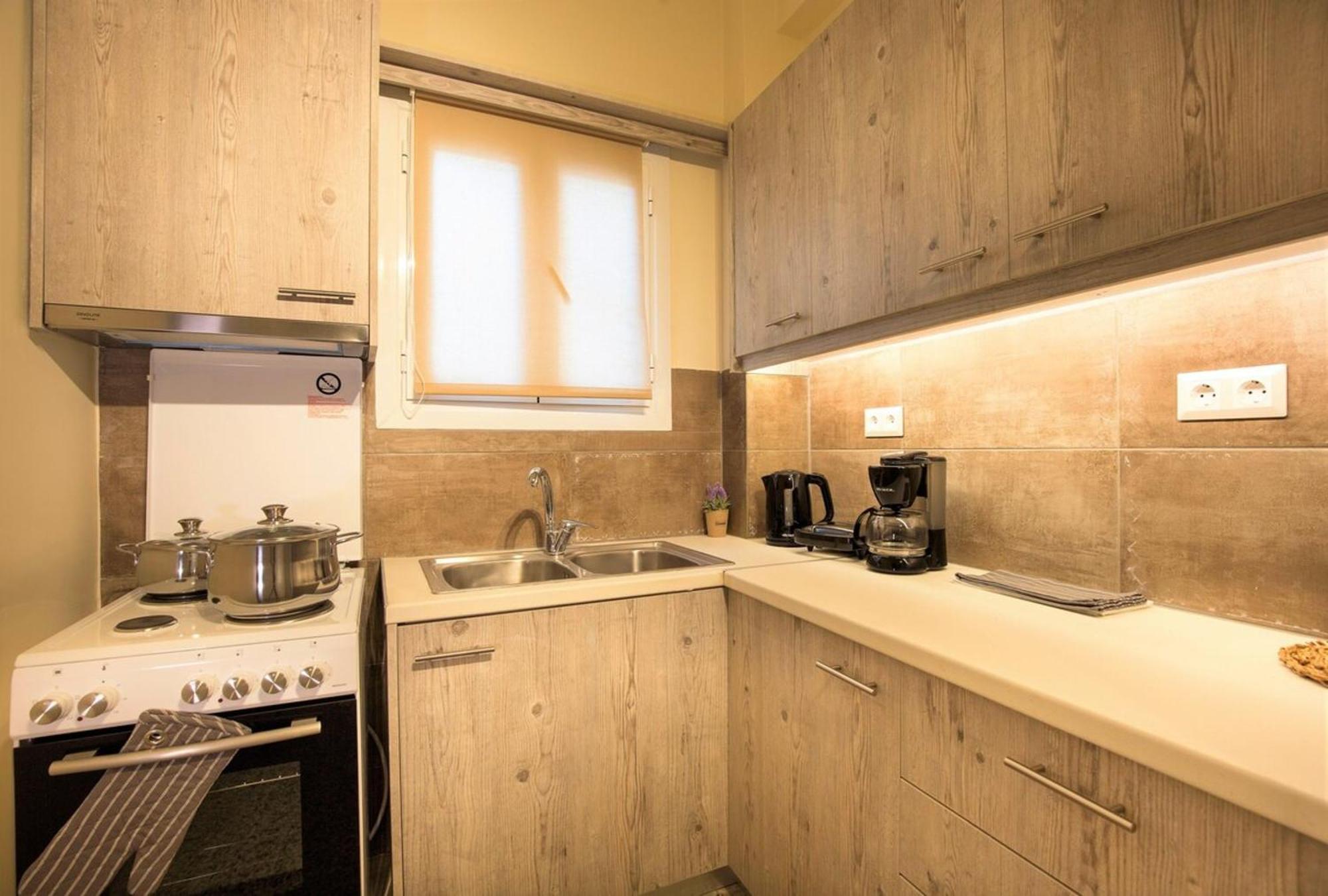Peaceful Renovated Apartment Near Lycabettus Hill Athens Exterior photo